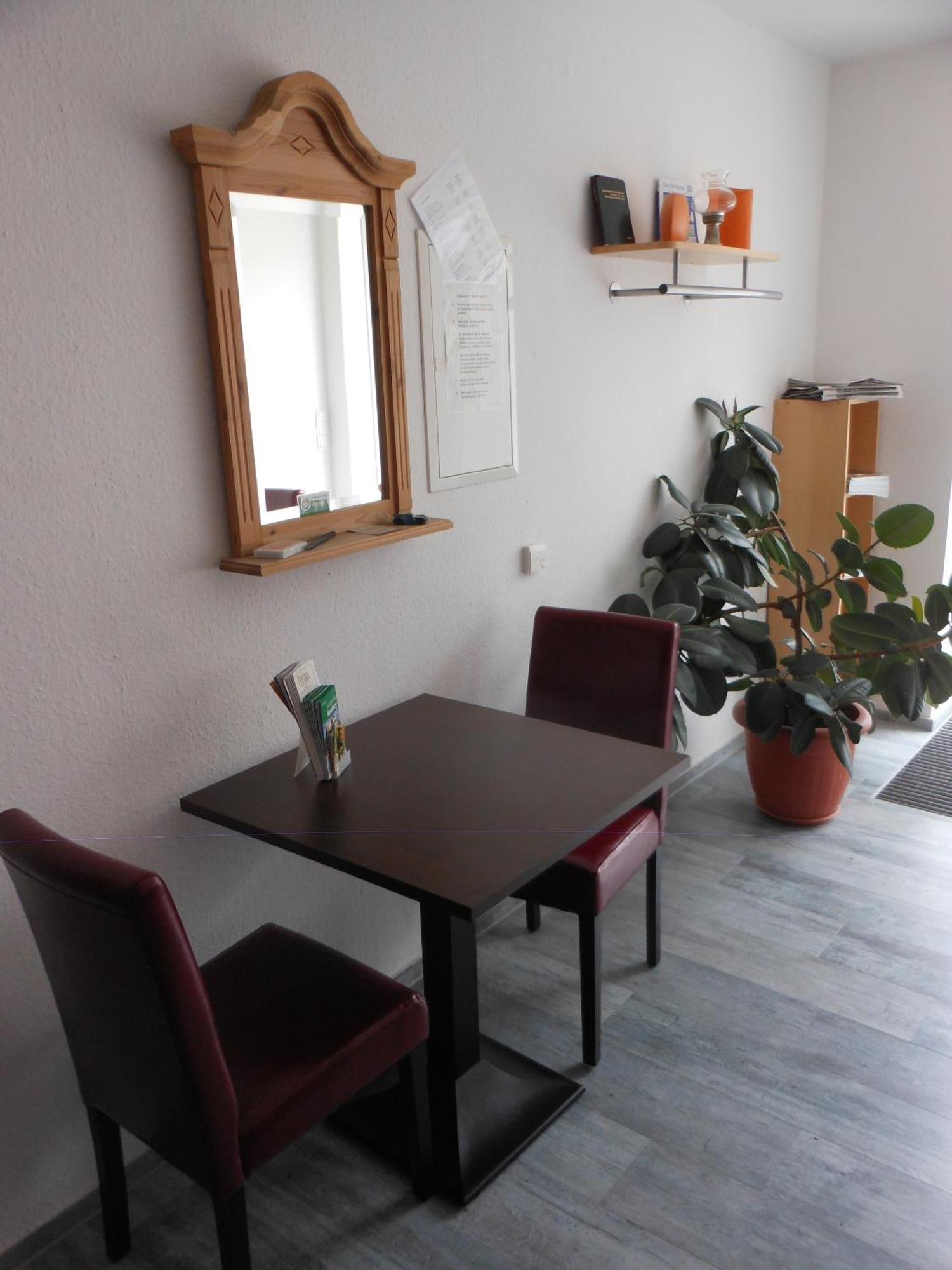 Pension Am Werder Bernburg Esterno foto